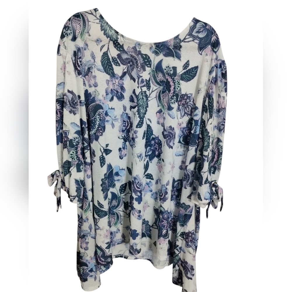 Cato Women's Size 26-28 Floral Asymmetrical ¾Sleeve Casual Comfortable Boho Top‎
